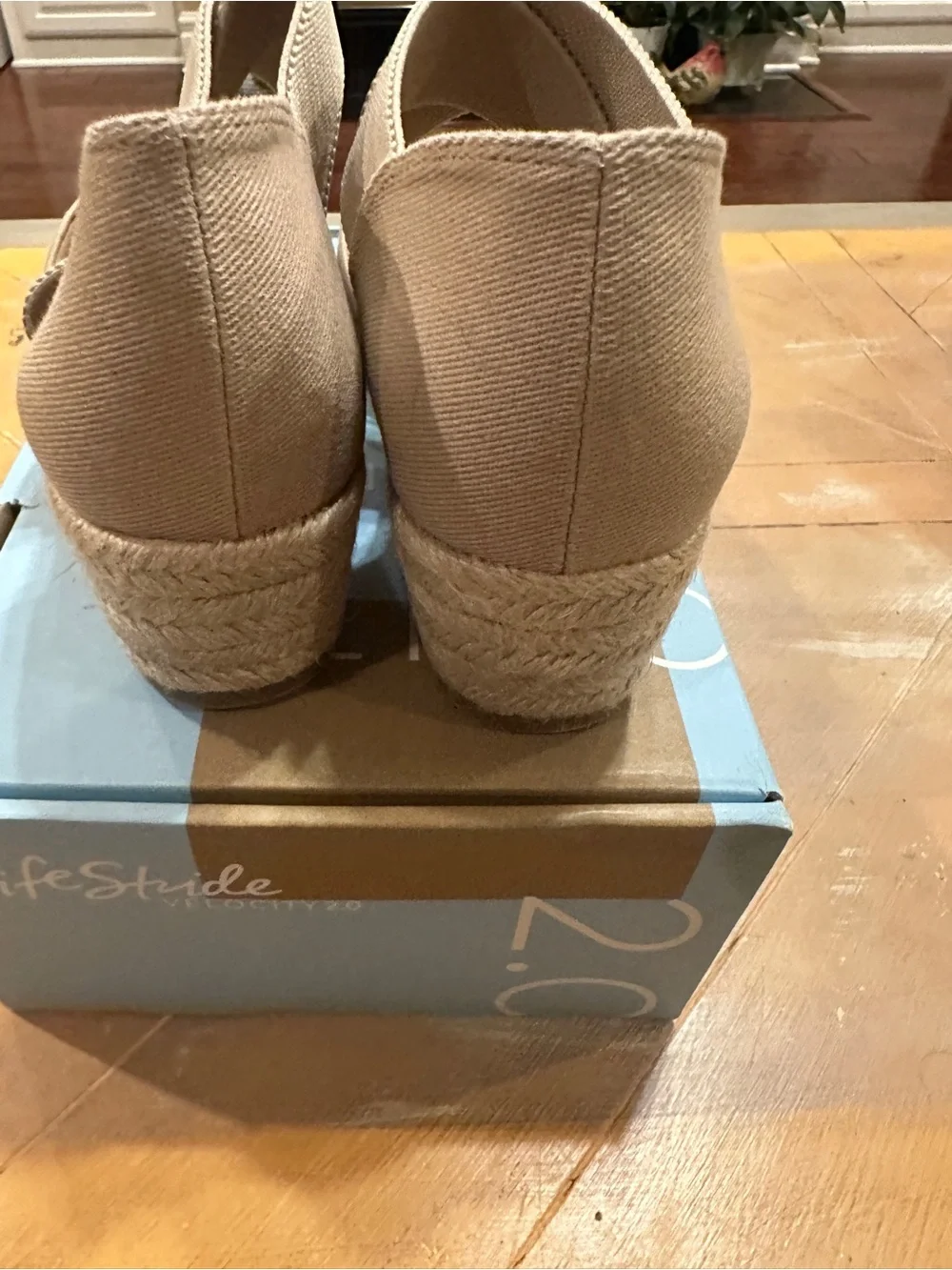 🤎 Brand new LifeStride Keaton espadrille wedges!